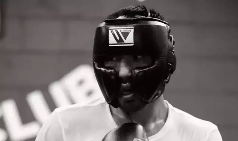 В США назвали фаворита боя Алимханулы – Лары за три пояса