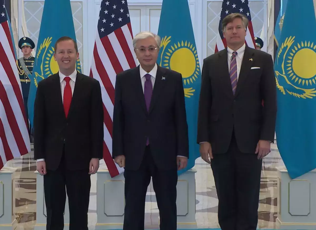 Токаев встретился со спецпосланником США и заместителем госсекретаря.