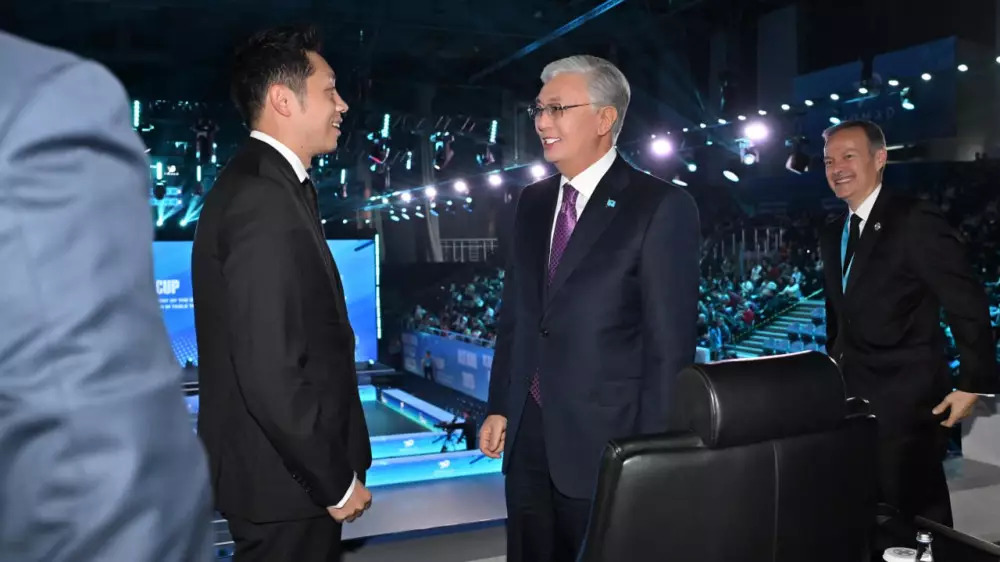 Токаев встретился с мировыми звездами настольного тенниса