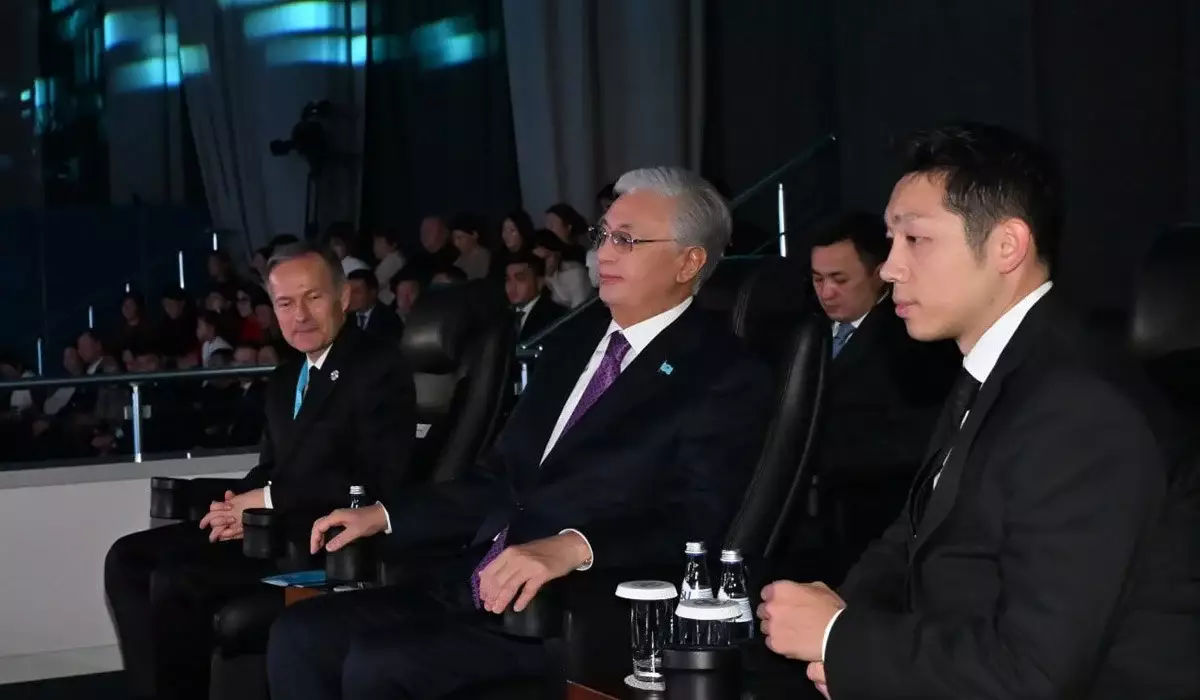 Тоқаев әлемдік теннис жұлдыздары қатысқан шоу-матчты тамашалады