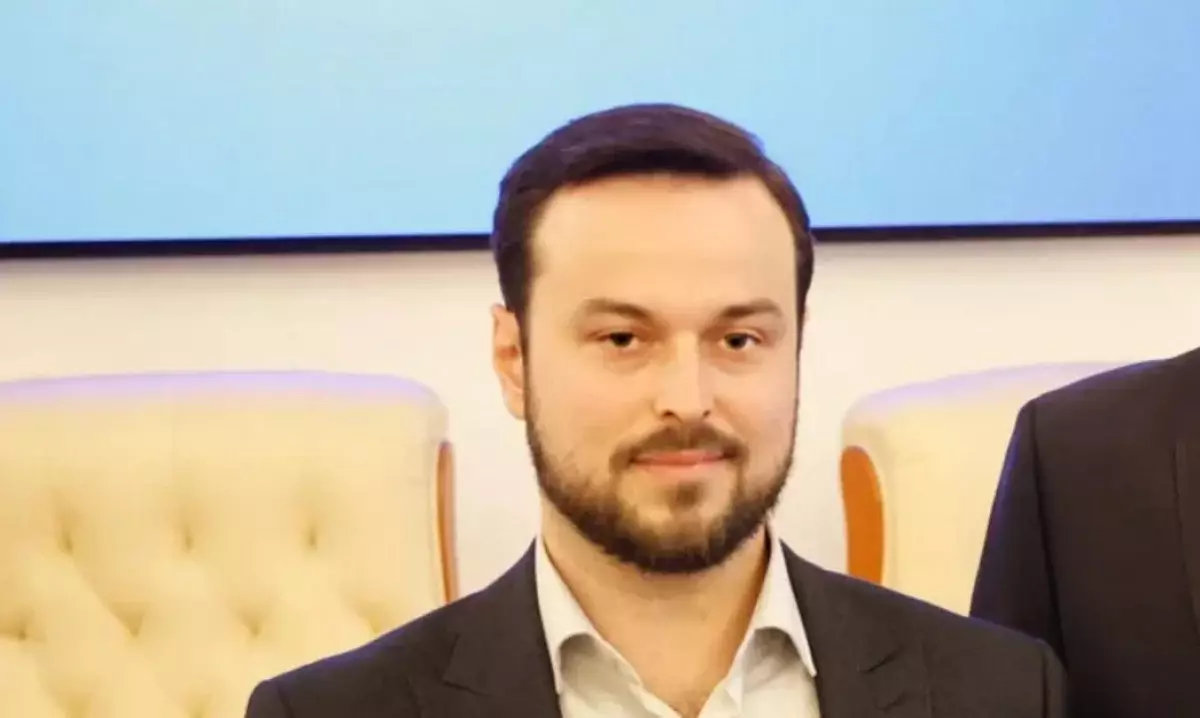 Российский депутат взял в помощники собственную мать