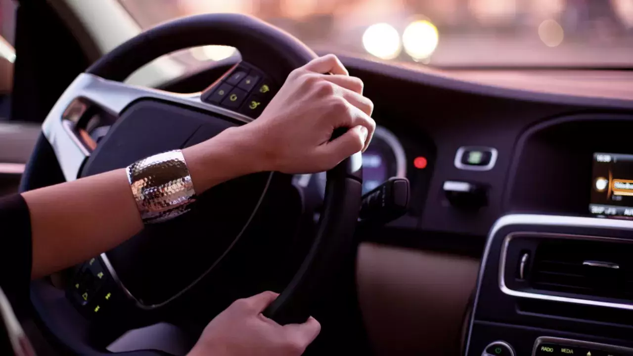 Ақтауда сот баласын ауруханаға жеткізу үшін жылдамдықты асырған жүргізушіге кешірім берді