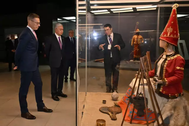 Қасым-Жомарт Тоқаев пен Александр Стубб Ұлттық музейге барды