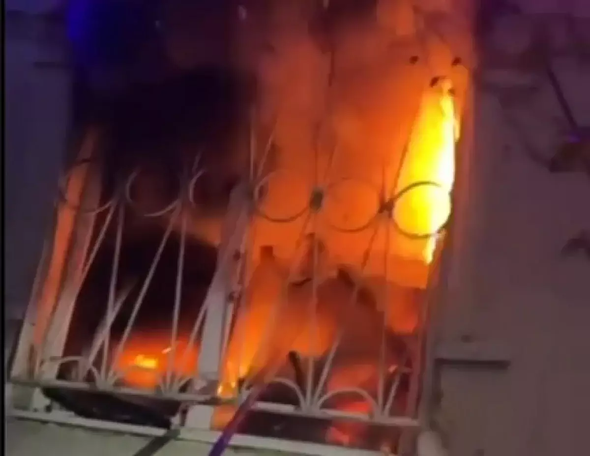 Секунды на грани: патрульные спасли троих детей из пылающей квартиры