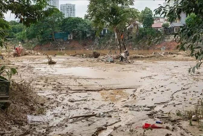 Наводнения и оползни унесли 10 жизней во Вьетнаме