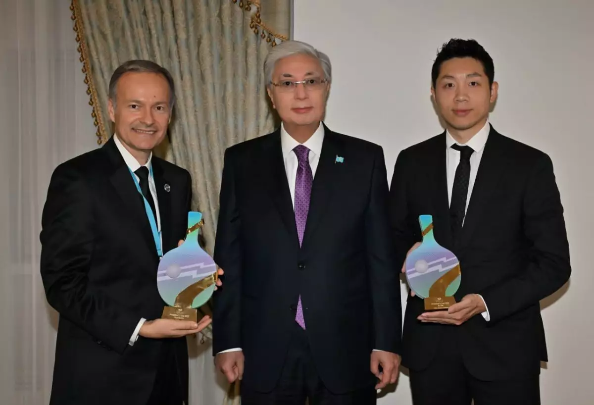 Тоқаев үстел теннисінің жұлдыздарымен кездесті