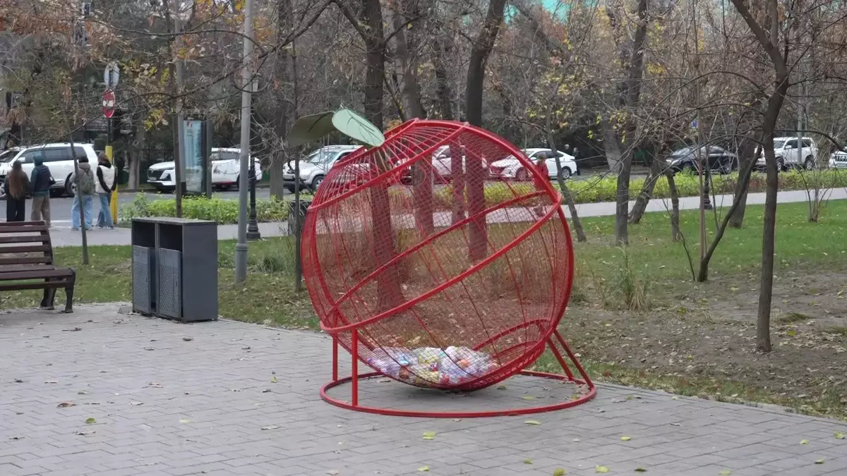 Алматыда пластик қабылдайтын ерекше контейнерлер орнатылды