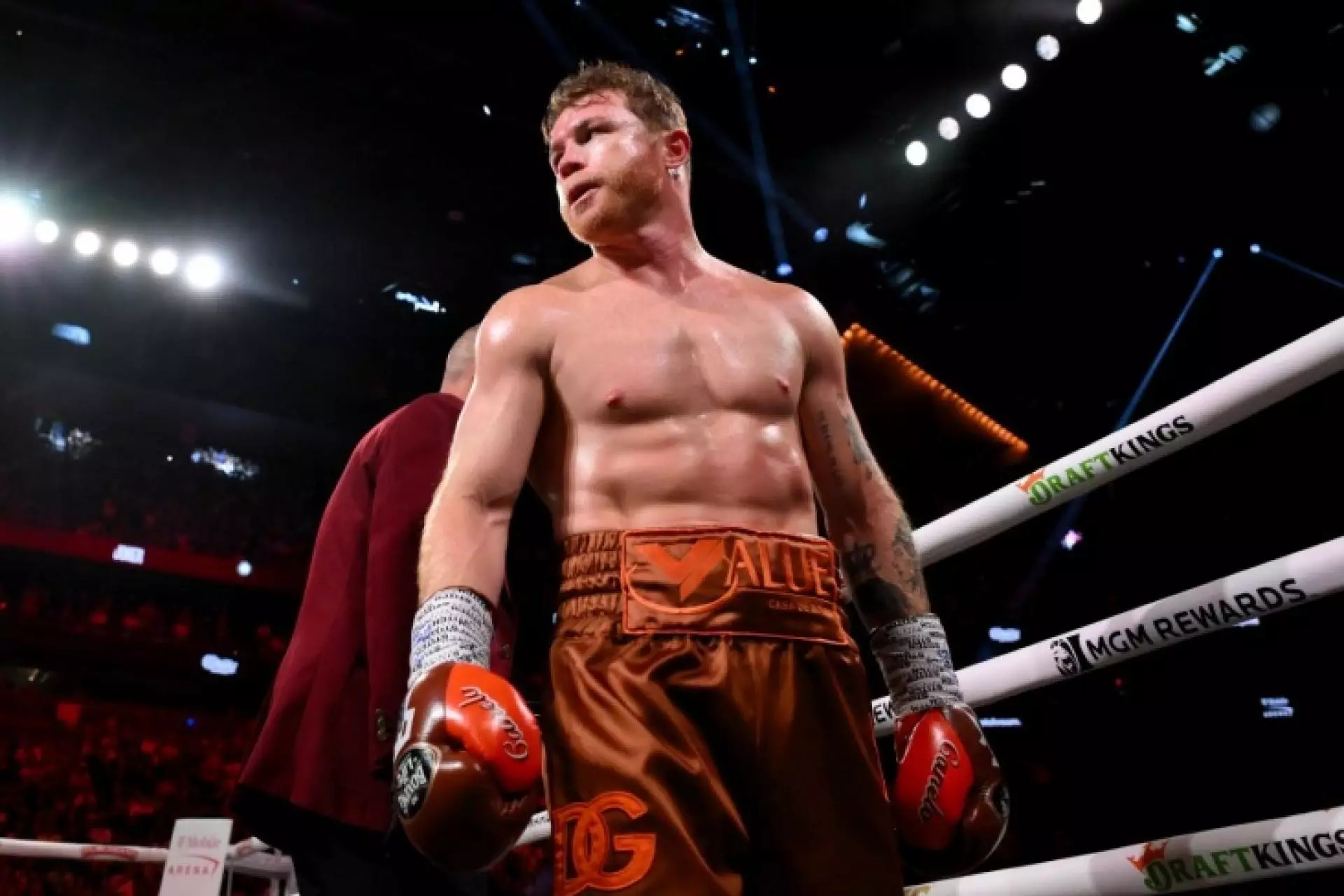 Канело заявил, что планирует приехать в Казахстан