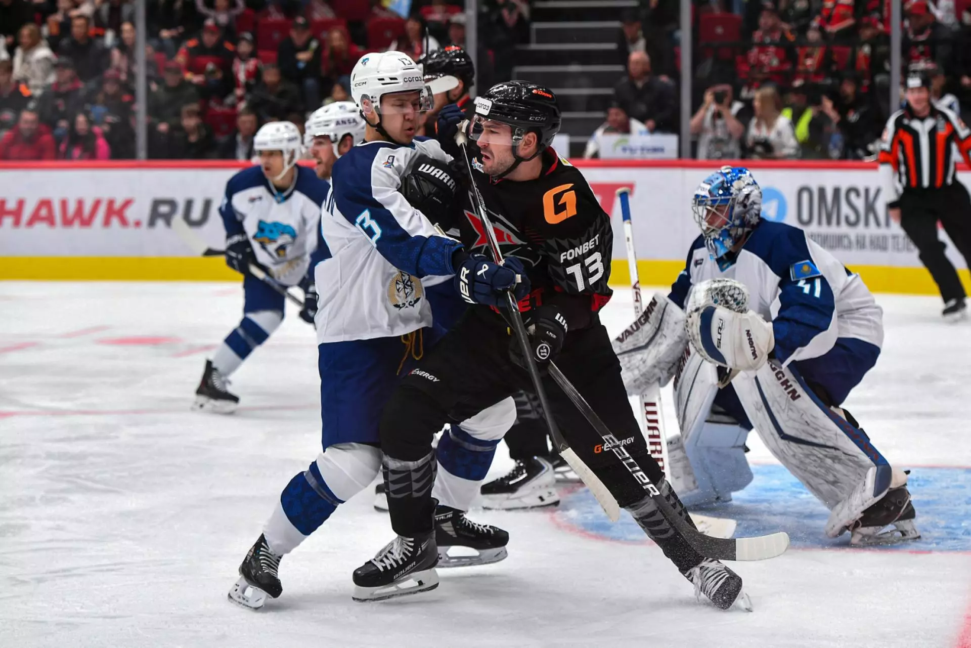 "Авангард" обыграл "Барыс" в напряжённой концовке матча