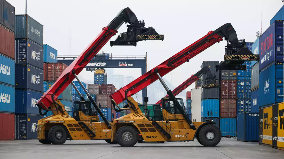 Стоимость морских перевозок из Китая в Россию резко выросла из-за заторов на границе с Казахстаном