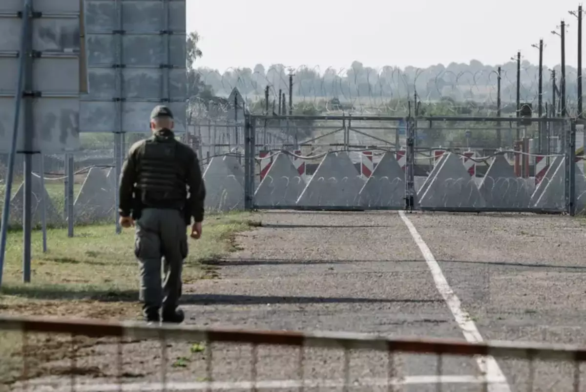 Литва временно закрыла границу с Беларусью