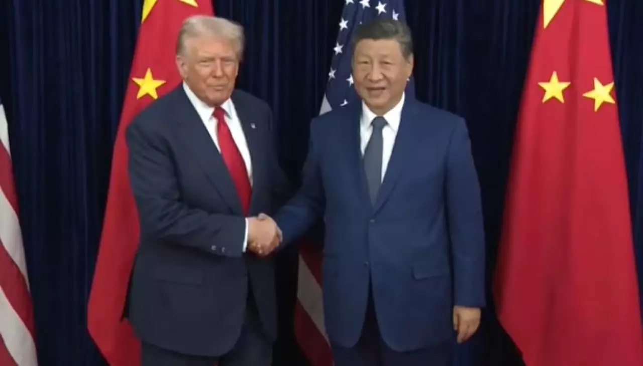 АҚШ президенті Дональд Трамп Си Цзиньпинмен кездесті