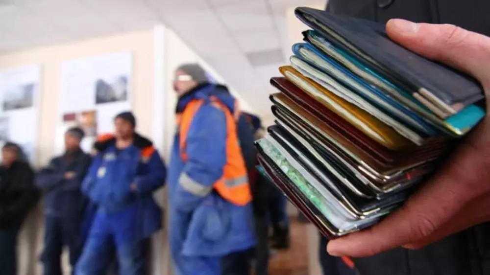 Қазақстанда қанша шетелдік жұмыс істейді?