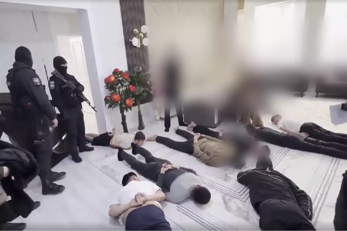 Пирамида «Nazira Gold» рухнула: конфисковано около полумиллиарда тенге, более 50 машин и 17 кг золота