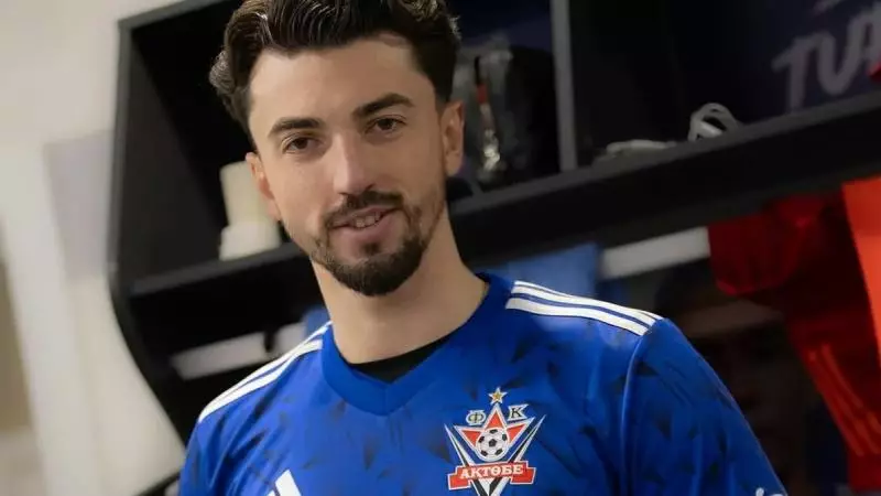 «Ақтөбе» румыниялық екі футболшымен қош айтысады