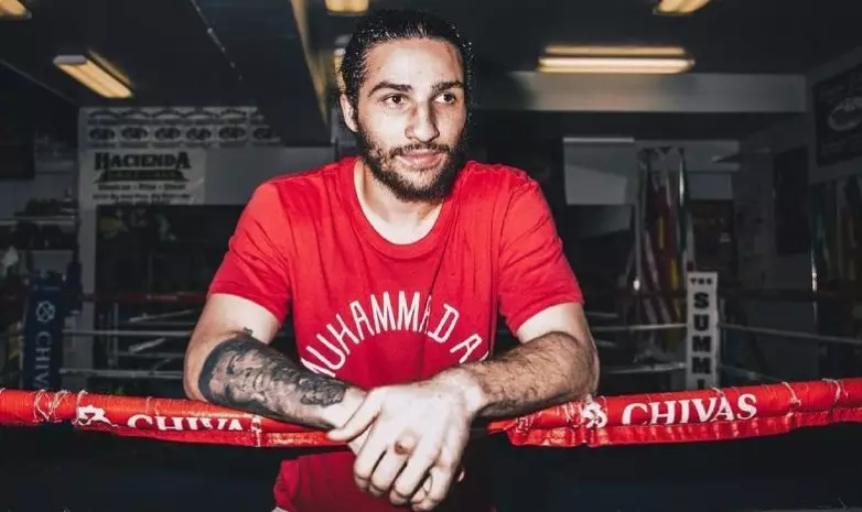 Сенсационным исходом завершился бой внука Мухаммеда Али в профи