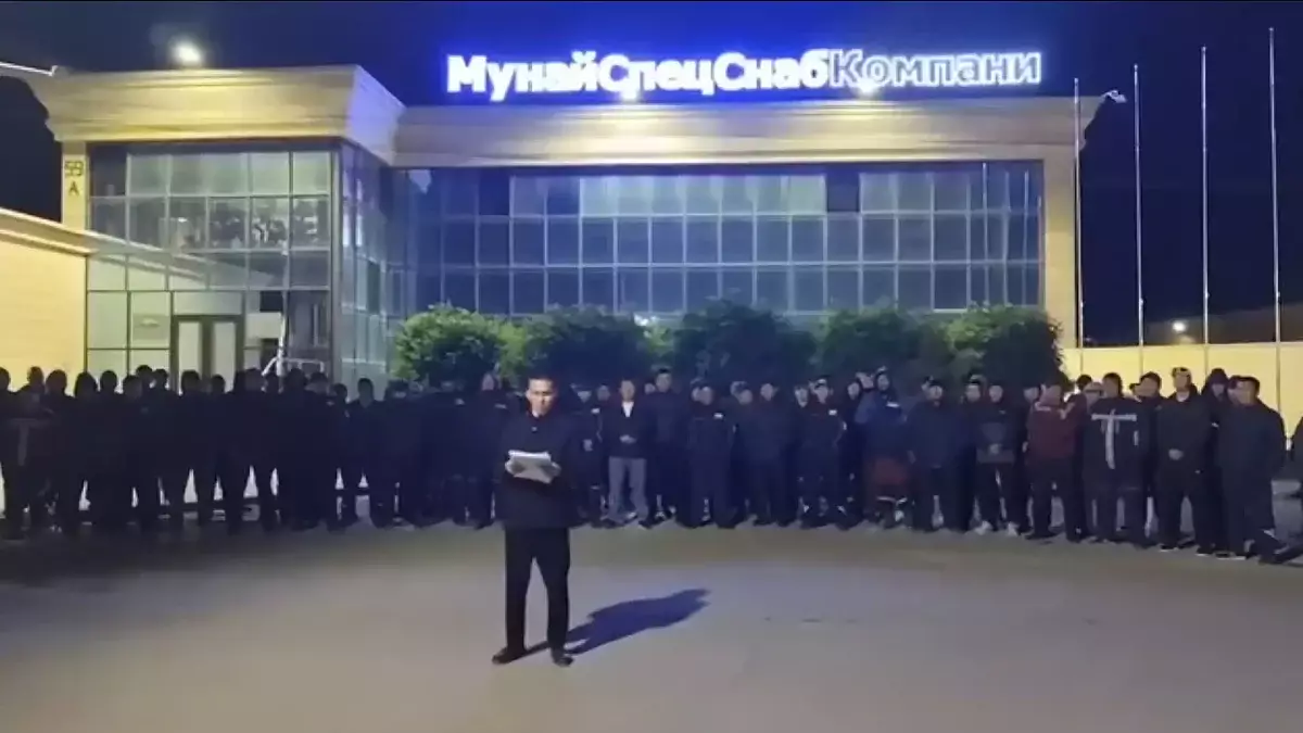 Нефтяники из Жанаозена остановили забастовку и вернулись на рабочие места