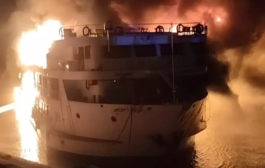 На Ниле загорелся круизный лайнер «Empress»: эвакуированы 220 человек