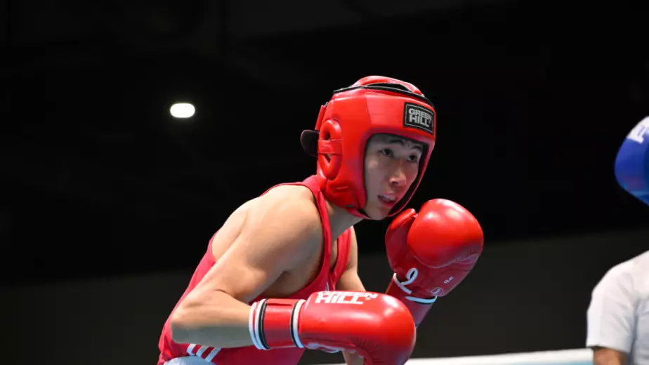 4 финала Казахстан - Узбекистан: Прямая трансляция бокса на ЮАИ-2025