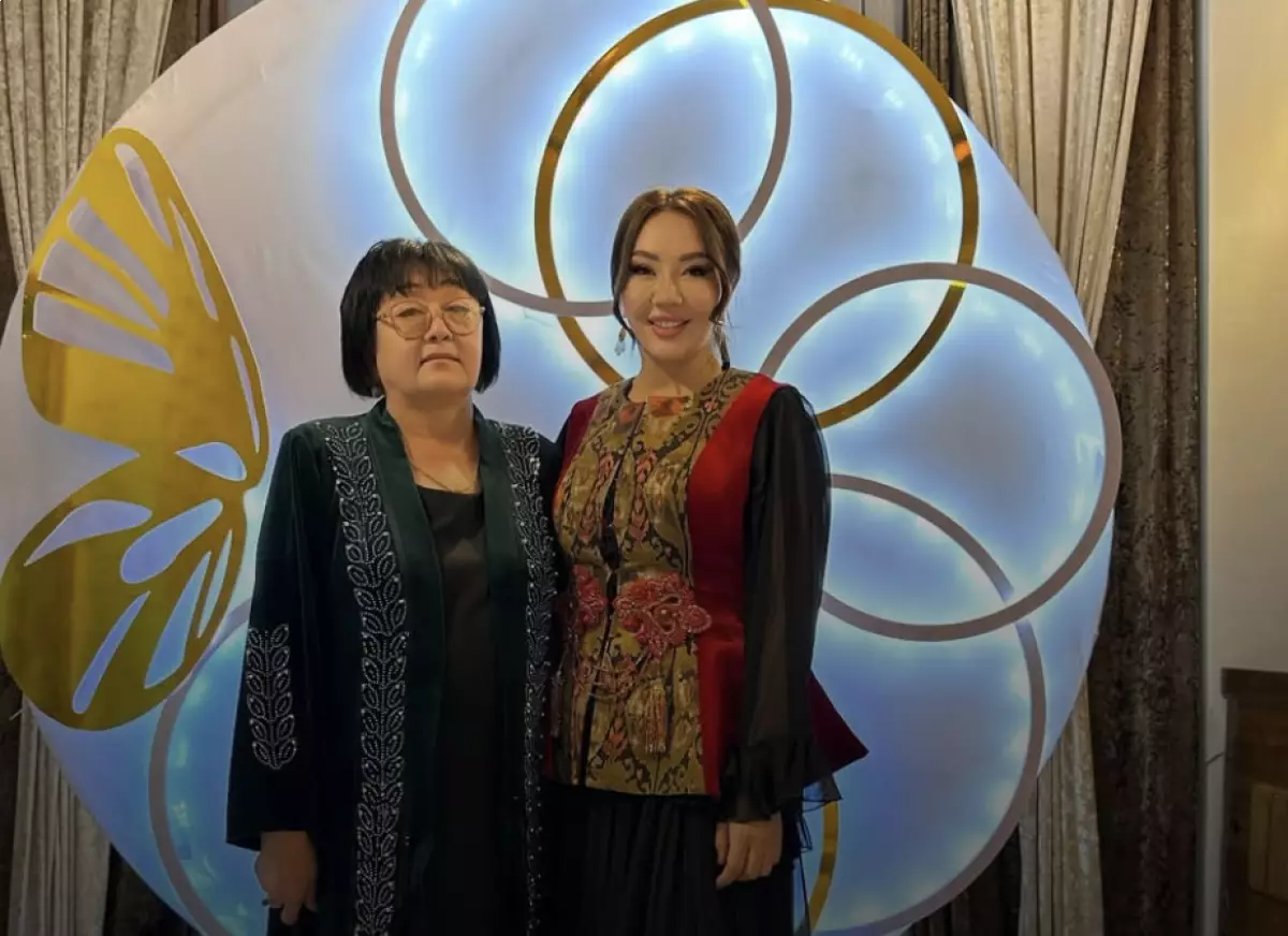 «Күндіз-түні дұға еттік»:  Айнұр Тұрсынбаеваның туған сіңілісі қиын жағдайға тап болды