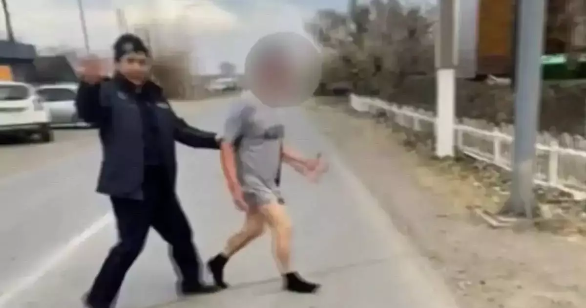 Кареядан порно Табиғатқа зәр шығарып жатқан адамдардың бейнелері