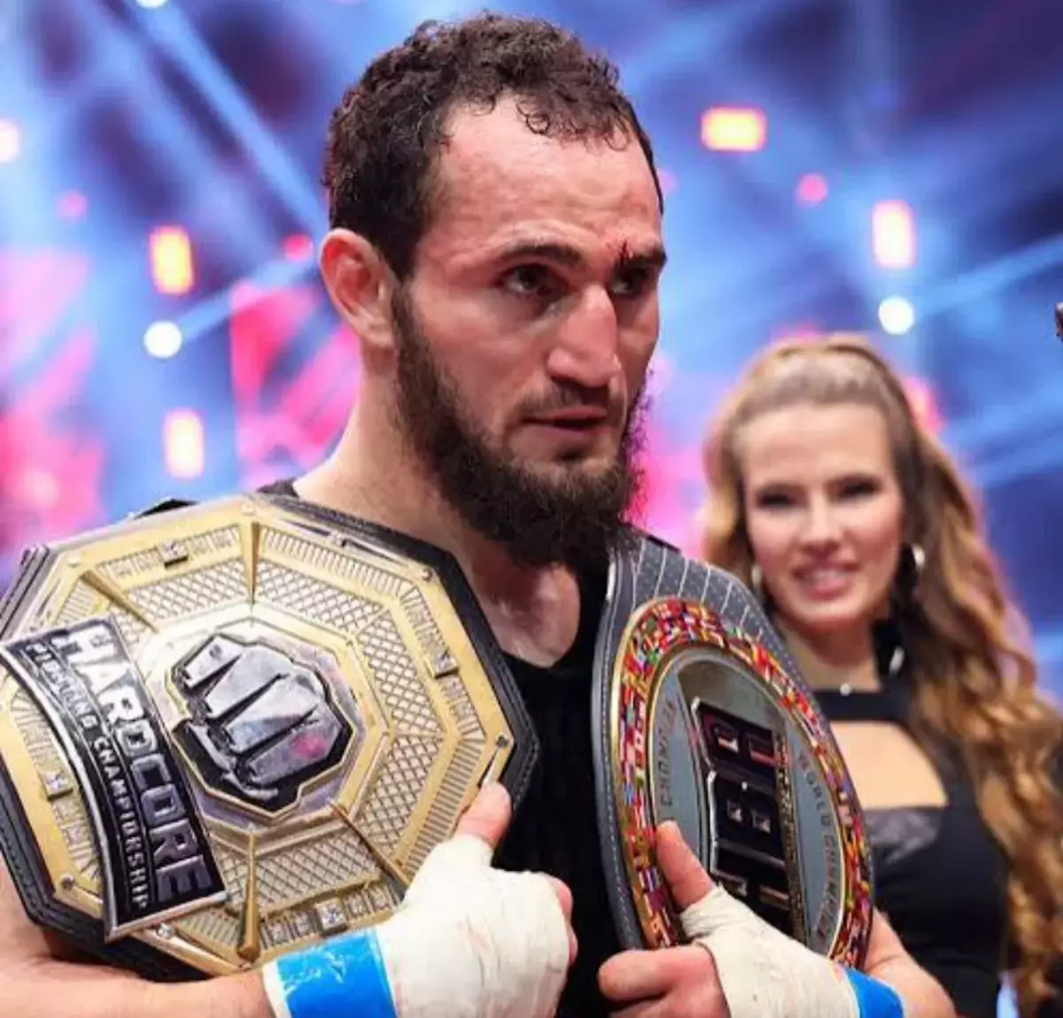 Казахстанцы обсуждают отказ азербайджанского бойца драться с казахами