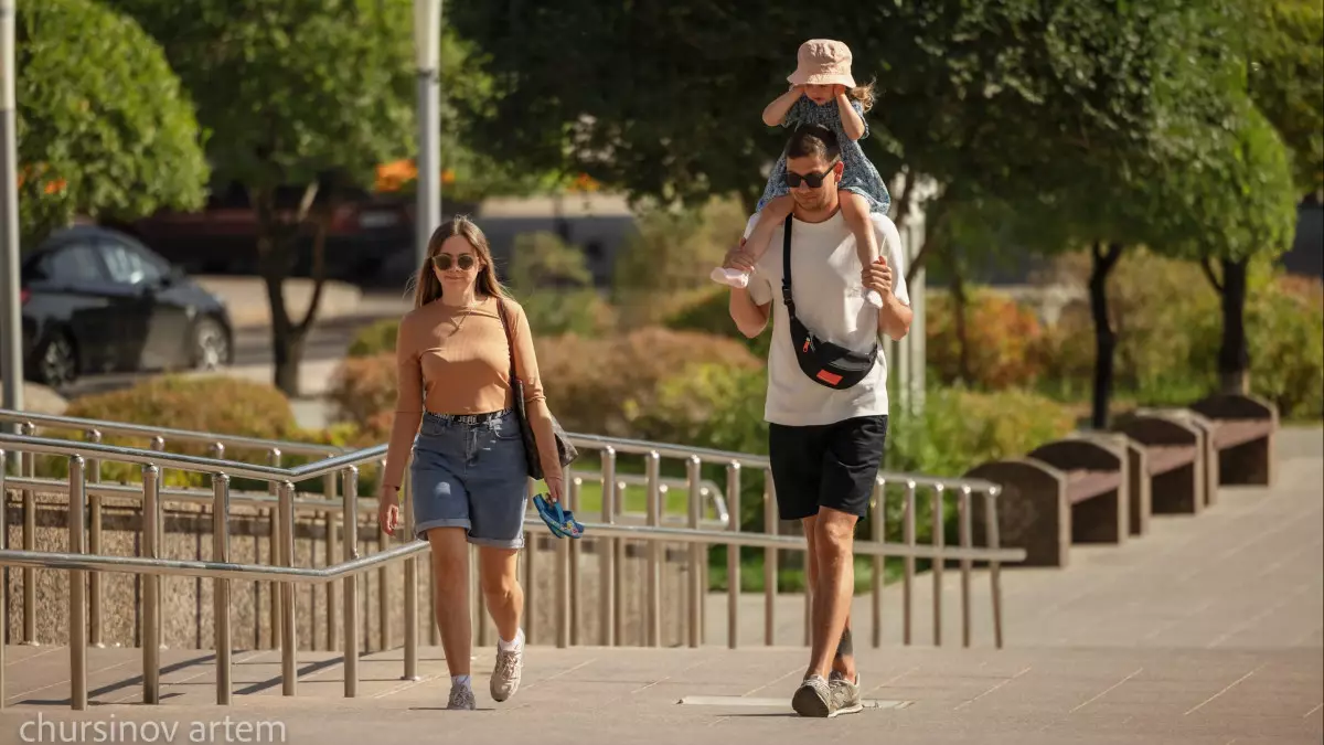 Ғалымдар некенің бақыт деңгейіне қалай әсер ететінін анықтады