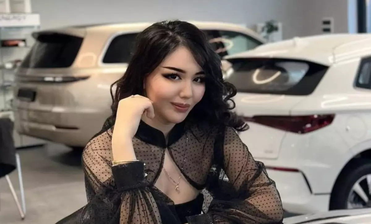 «Марқұмдардың жалғанған кірпігін аламын»: Атырау тұрғыны арулап жерлеуге көметесетінін айтты