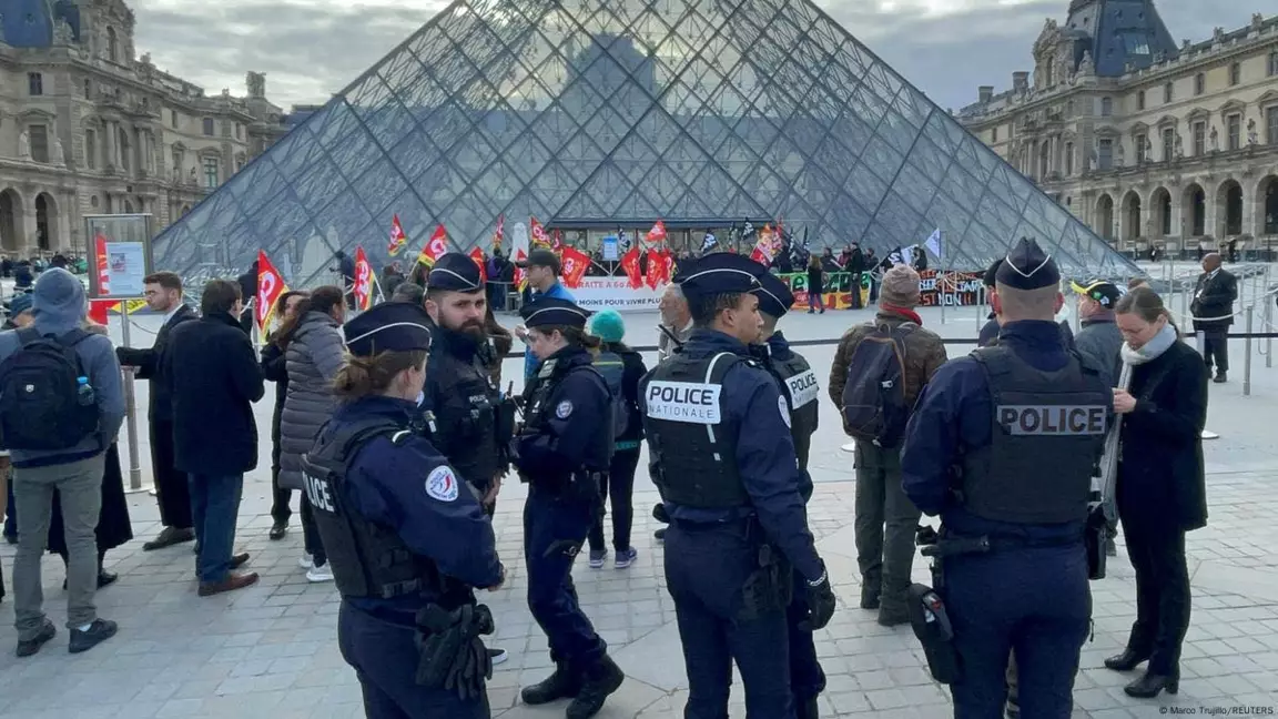 Луврды тонады деген күдікпен тағы бес адам ұсталды