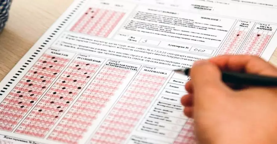 Бывшую учительницу подозревают в мошенничестве со сдачей ЕНТ в Павлодаре