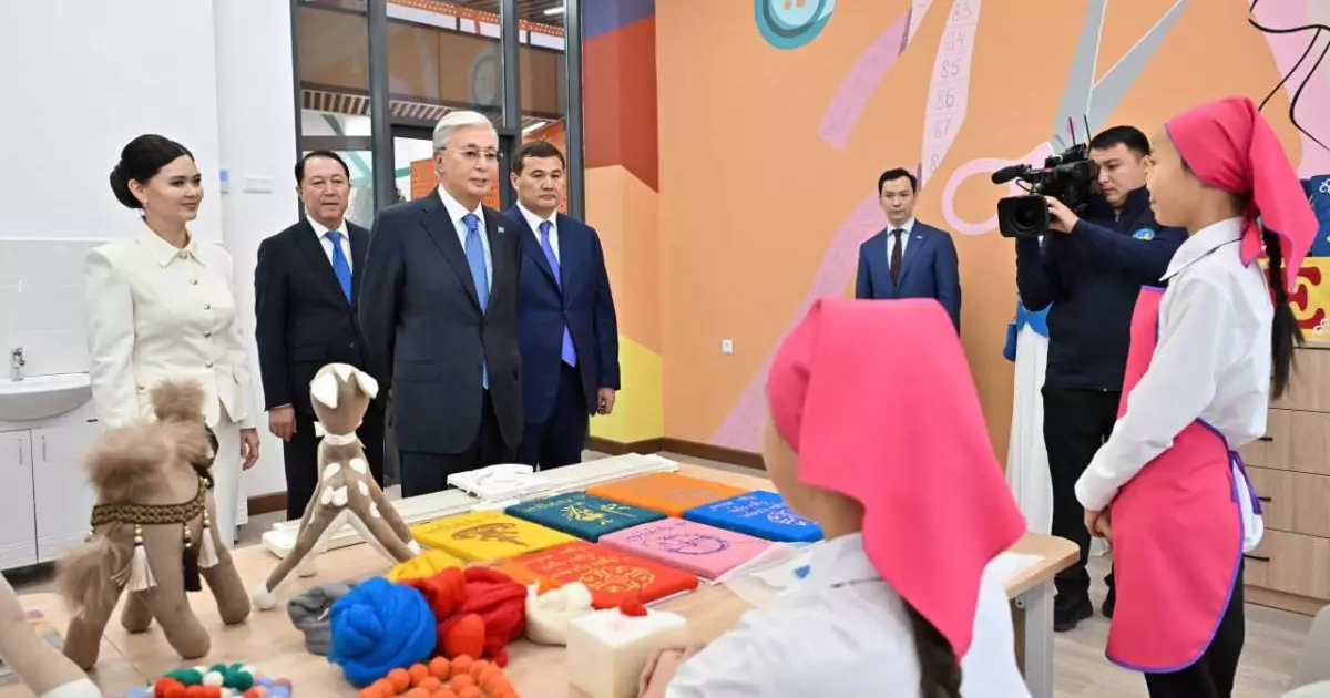  Президент «Сыр жұлдыздары» шығармашылық-инновациялық академиясының қызметімен танысты 