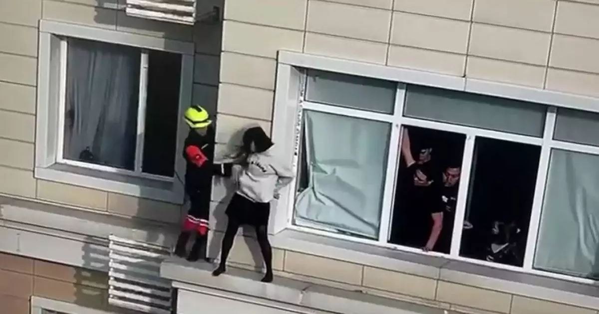  Астанада суицид жасамақ болған қыз құтқарылды 