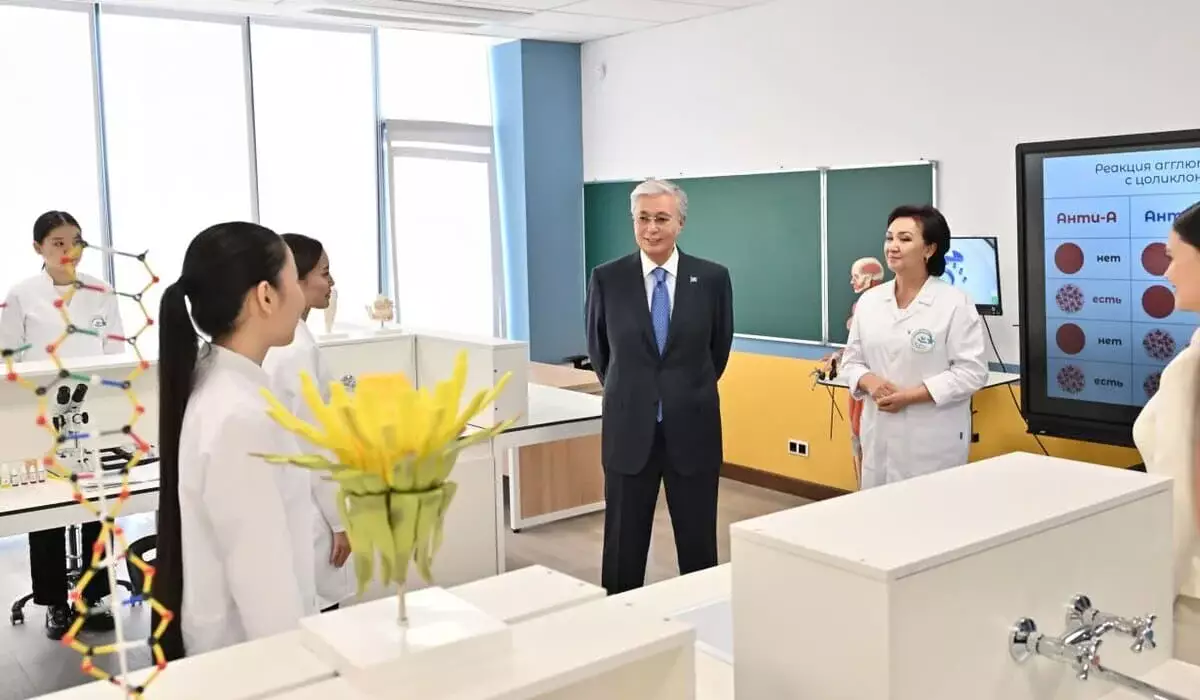 Президент ознакомился с деятельностью творческо-инновационной академии «Сыр жұлдыздары»