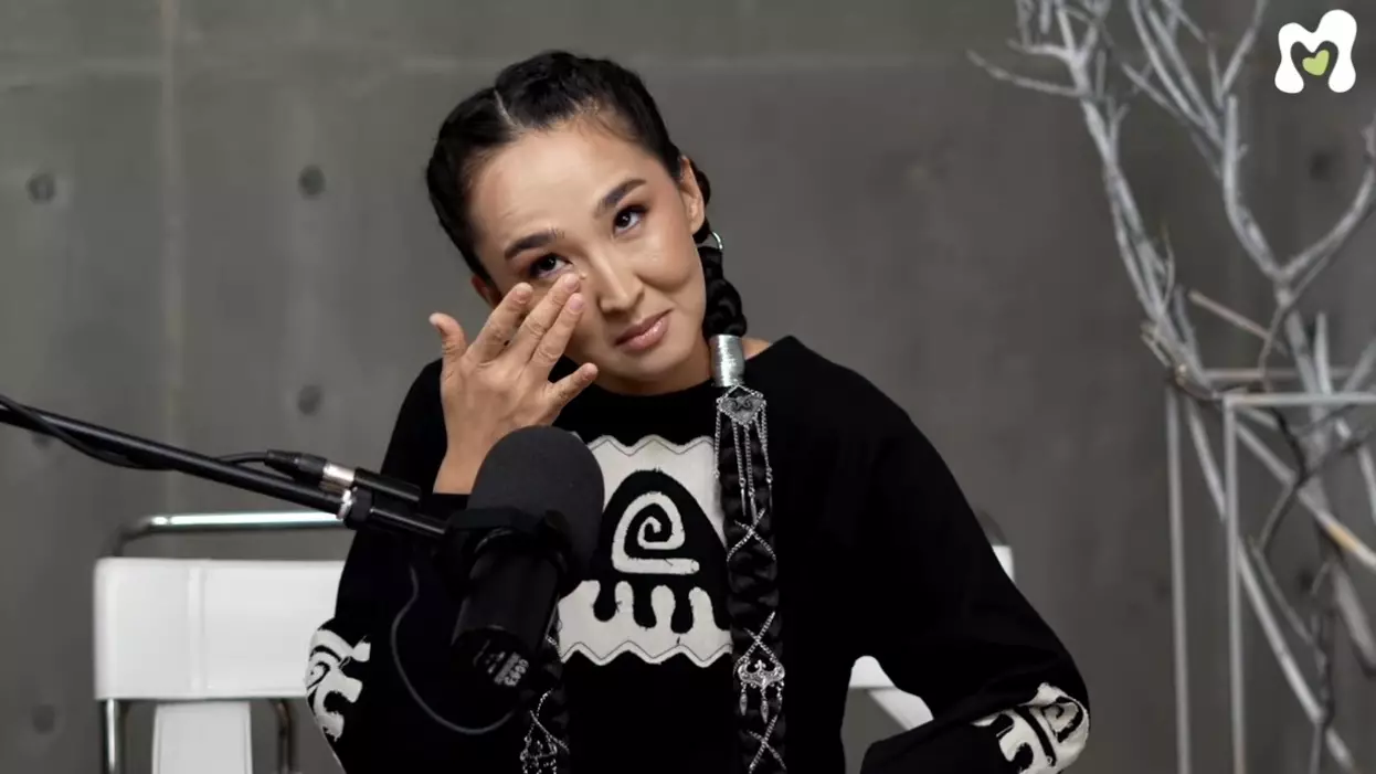 "Үлкен сабақ болды": Блогер Әлия Әшім Ұлы Абай туралы айтқан әзілін еске алып жылап қалды (ВИДЕО)