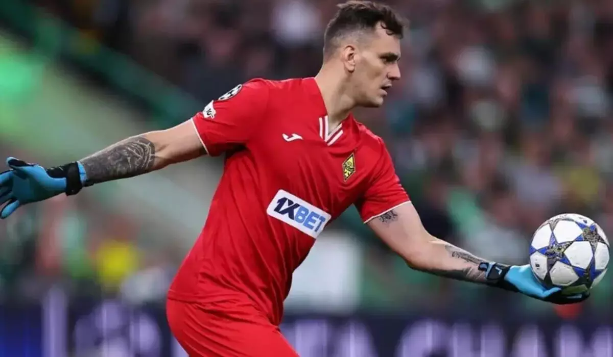 «Кайрат» прощается с вратарем Заруцким?