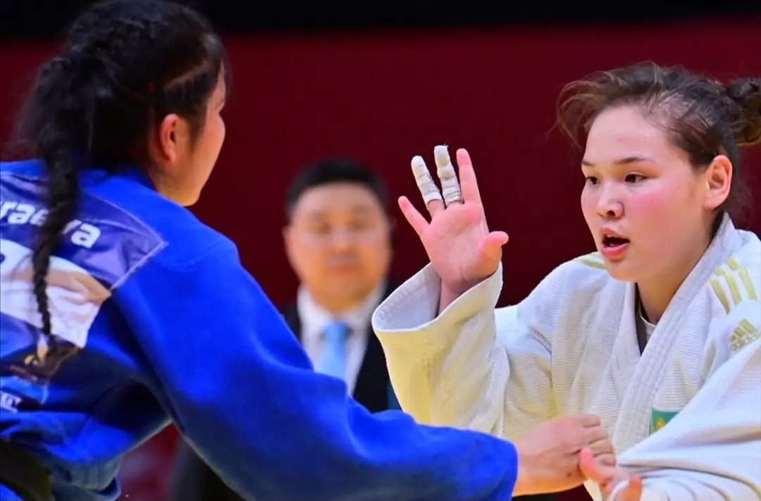 Қазақ қызы өзбек балуанын жеңіп, Азия ойындарының «алтын» медалін иеленді