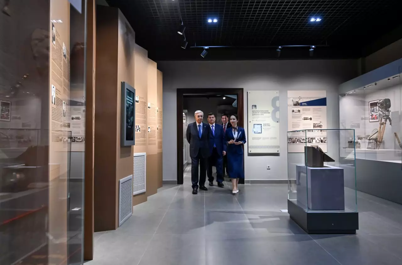Токаев посетил историко-краеведческий музей Кызылординской области