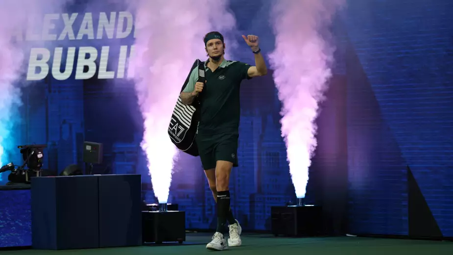 Александр Бублик - в четвертьфинале "Мастерса" в Париже