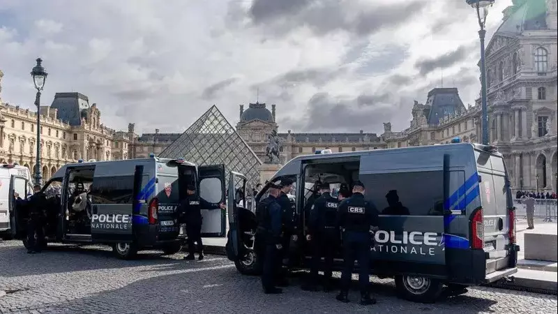 Францияда Луврды тонауға қатысы бар тағы бес күдікті ұсталды