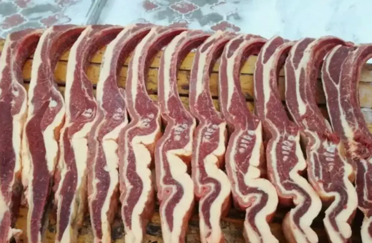 Россияне сметают конину с прилавков перед Новым годом Огненной Лошади - новости на Lada.kz 30.10.2025