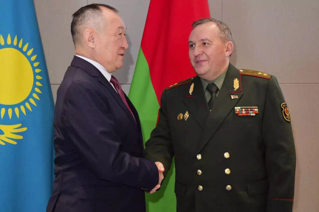 Хренин: двустороннее сотрудничество Беларуси и Казахстана в военной сфере.