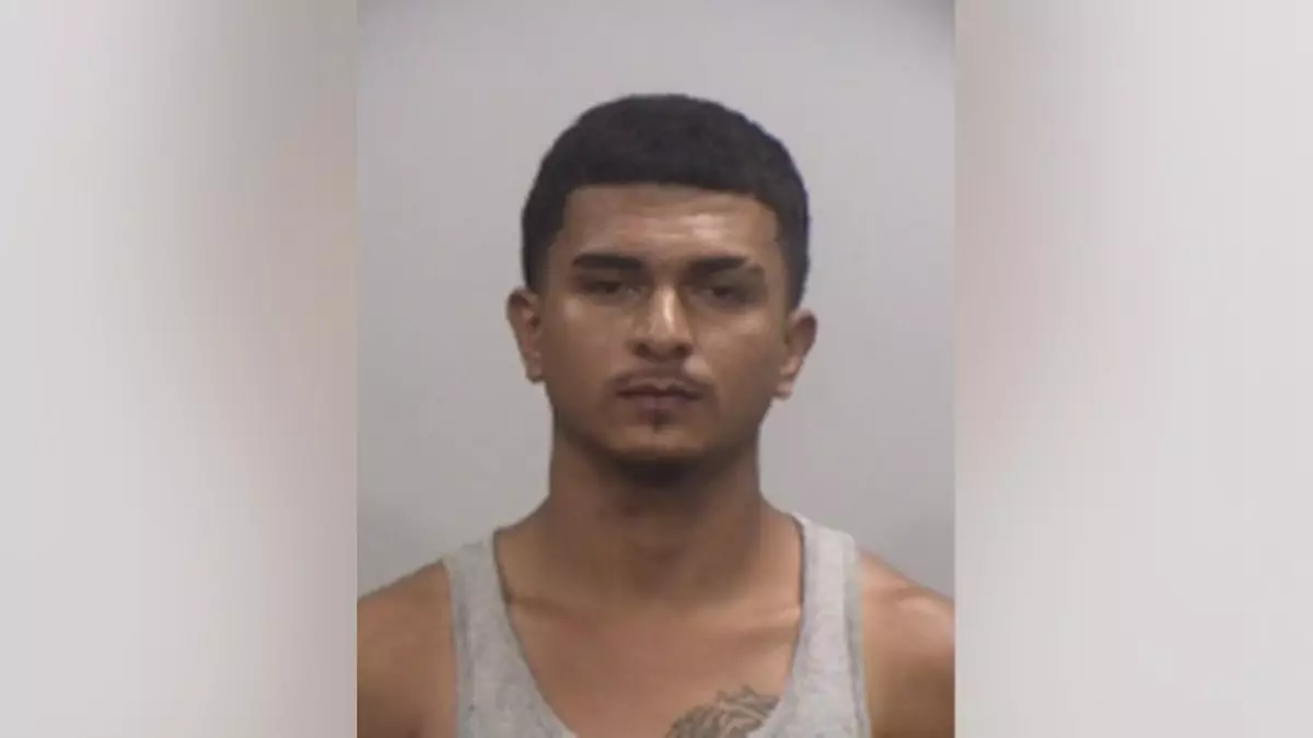 Иммиграционная полиция задержала двух подозреваемых в убийстве в Техасе и Джорджии одновременно.