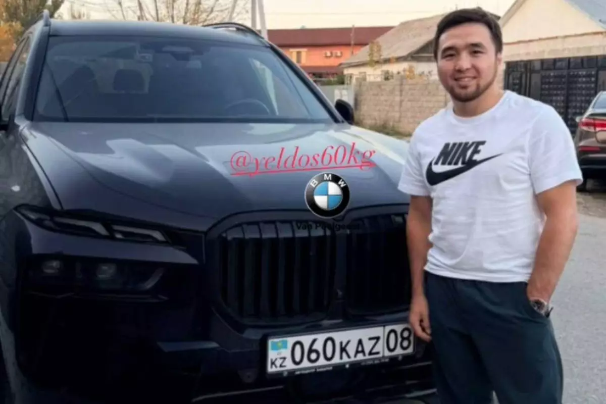 Елдос Сметов Динара Сәтжанның күйеуі берген көлікті сатып, жаңасын алды