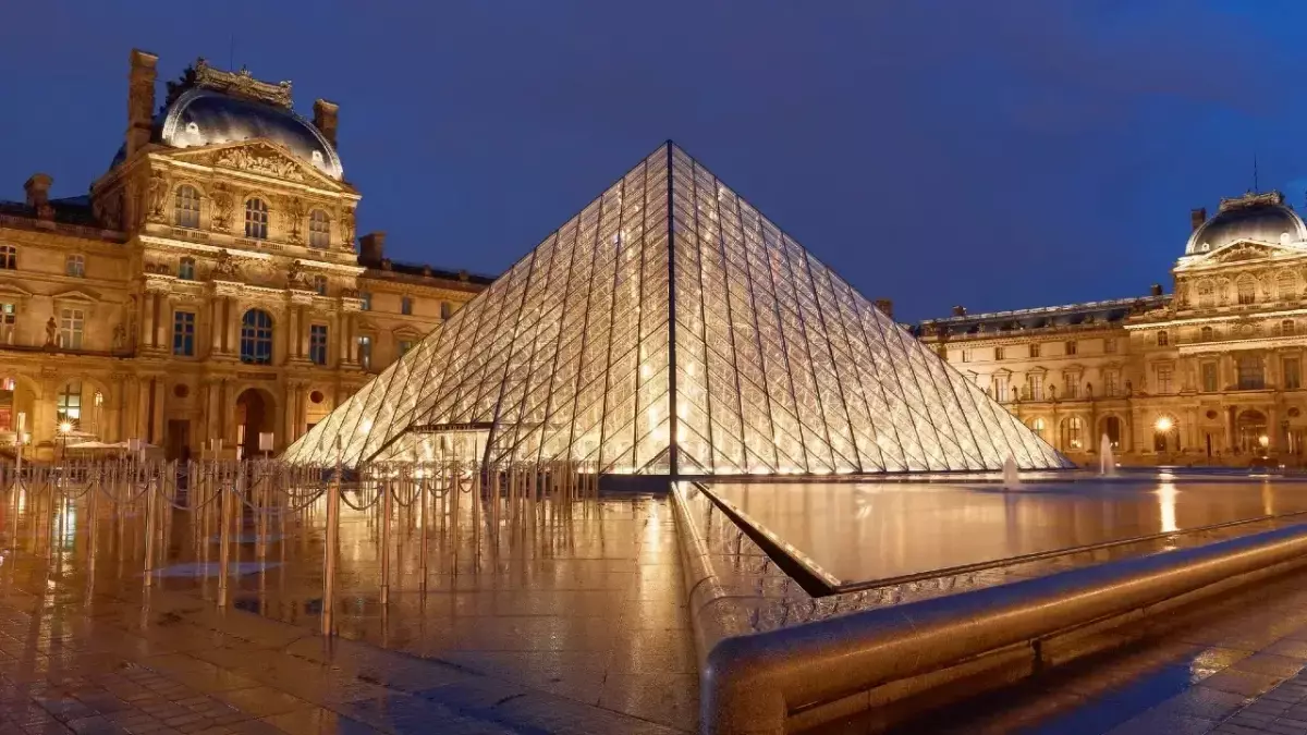 Францияда Луврды тонауға қатысы бар тағы бес күдікті ұсталды