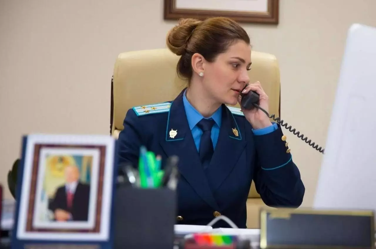 2017 жылы «Мемлекеттік қызметші» атағын алған Олеся Кексель үй қамағына жіберілді