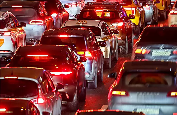 ФТС требует от автовладельцев доплаты утильсбора за машины, ввезенные из Казахстана.