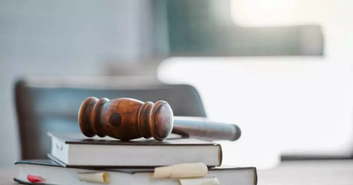  Павлодарда анасы балаларын терезеден лақтырған: Іс сотқа түсті 