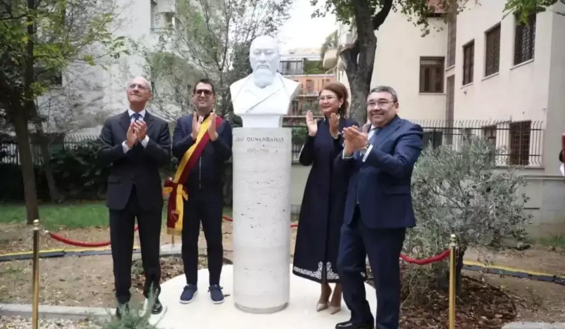 Италияда Абай Құнанбайұлының бюсті ашылды