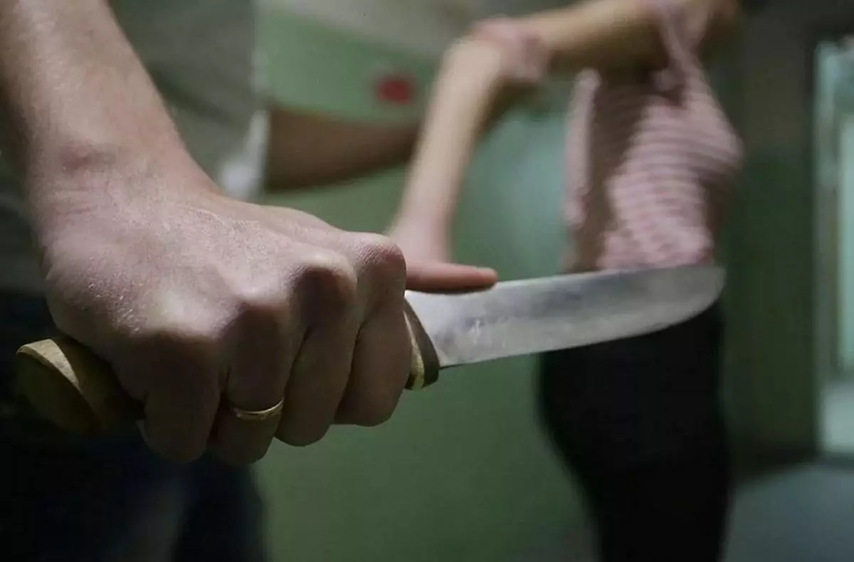 "Інісімен ұстап алған". БҚО-да ер адам әйелін пышақтап өлтірді