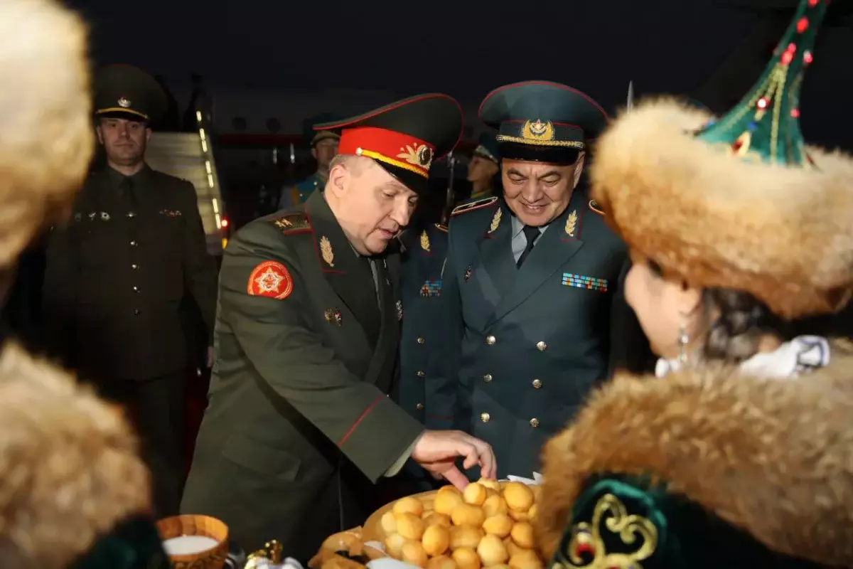 Министры обороны стран СНГ прибыли в Алматы